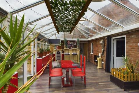 Sunroom 2.jpg