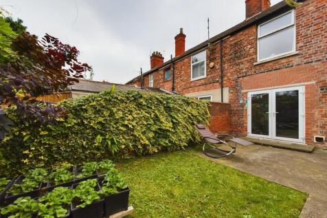 Rear Garden (3).jpg