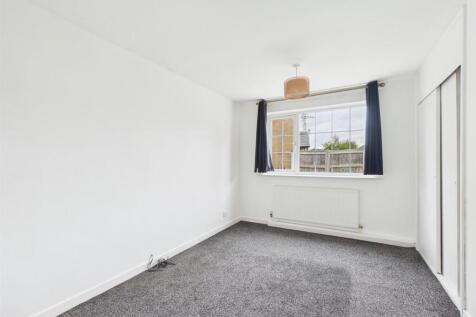 5 Yew Tree Grove Photos (5).jpg