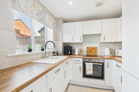 19 Cranmer Road Photos (21).jpg