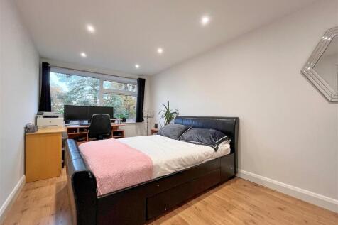 bed 1.jpg