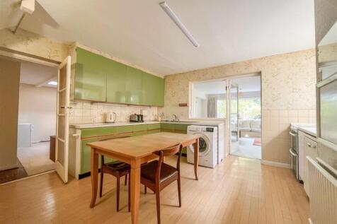 kitchen 2.jpg