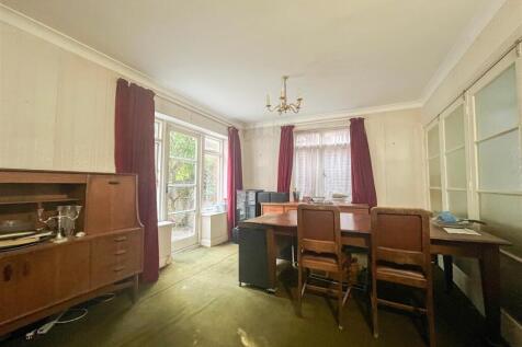 dining room.jpg