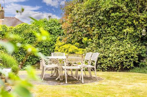 170 Merry Hill Road Rear chairs and table.jpg