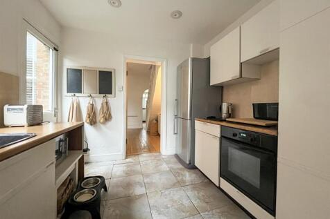 kitchen 2.jpg