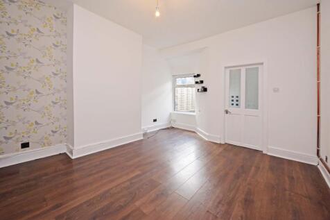 Reception Room / Lou