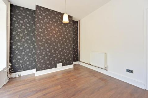 Reception Room / Lou