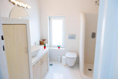 Upstairs bathroom