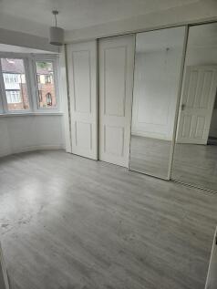 Bedroom 1 (2)