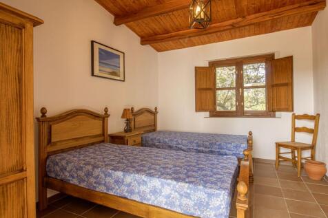 COM2507CH--bed-8