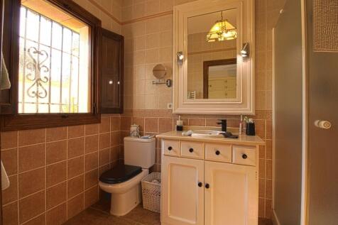 RG2501UR---en-suite-
