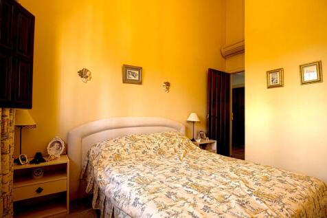 RG2501UR---guest-bed