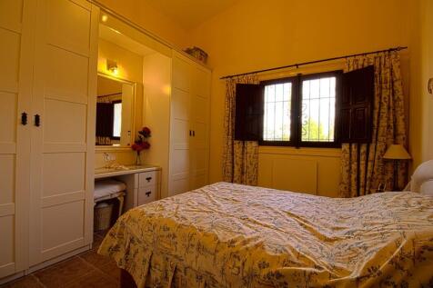 RG2501UR---guest-bed