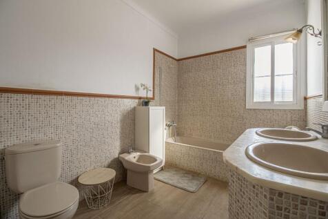 RG2504TH---bathroom