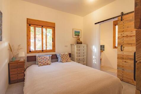 ALM2518CH--bed1