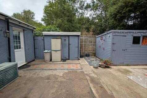 Outside toilet &amp; Utility Room