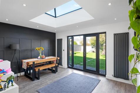 Open Plan Kitchen/Dining Area