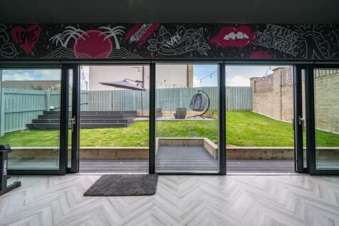 Indoor/Outdoor Living