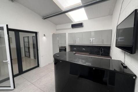 Photo 16-10-2025, 12 48 35.jpg