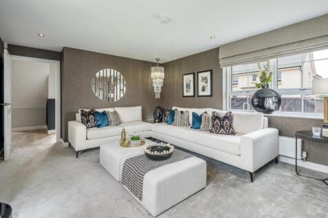 Lounge in detached 4 bedroom home