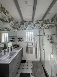 ensuite 1