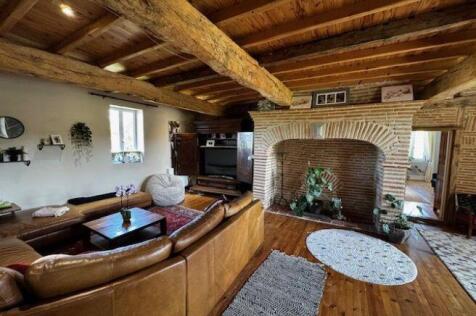 upstairs lounge