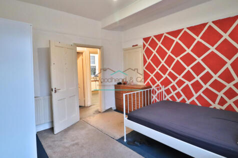 Swanspool Bedroom1.1