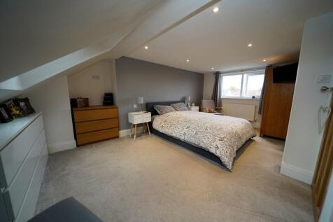 Master Bedroom Su...