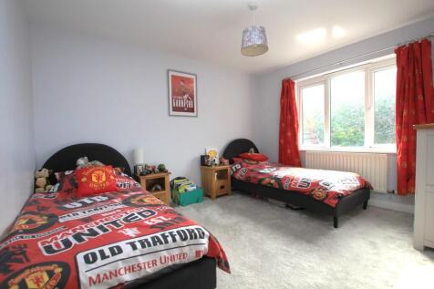 Bedroom 2 - 10 Th...