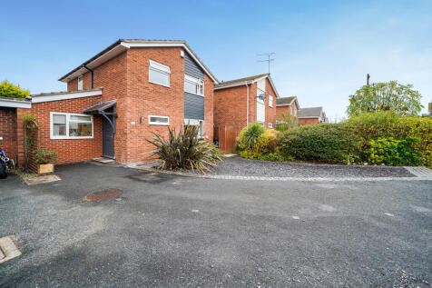 16 Iver Close Fro...