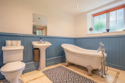 260024_33211239_I...