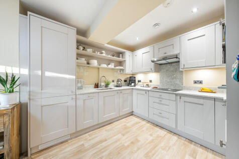 TWO BED APARTMENT...