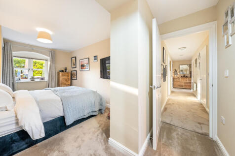 TWO BED APARTMENT...