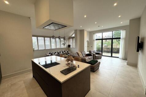 Liverpool Road To...