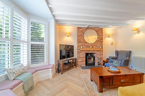 Living Room/Snug