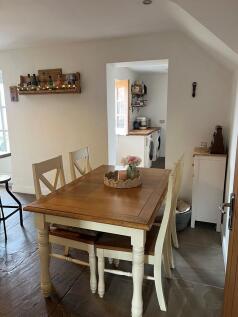 Emma Dining 1