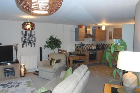 *Photos taken prior to current Tenancy starting*