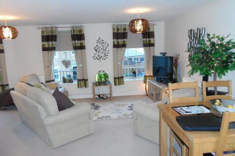 *Photos taken prior to current Tenancy starting*