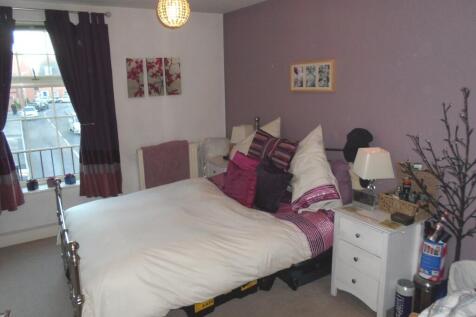 *Photos taken prior to current Tenancy starting*