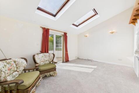 Bedroom 2 / Reception Room