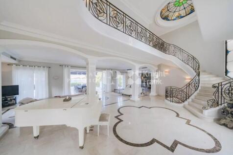Entrance Tile High ceiling