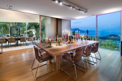 Dining room Wooden floor
