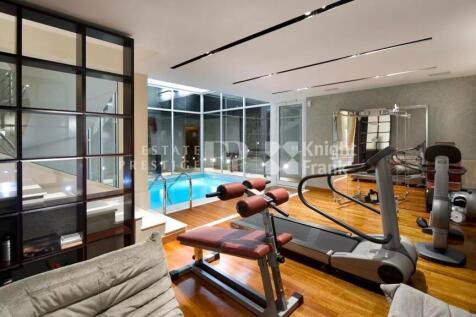 Exercise room Wooden floor Swimming pool