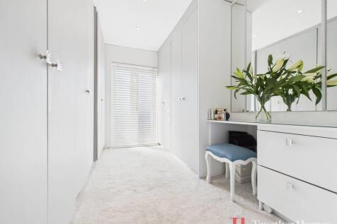 DRESSING AREA
