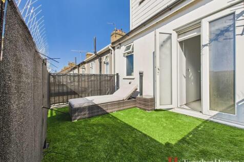 ROOF TERRACE