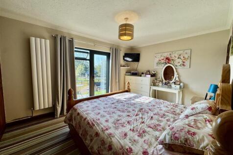 ANOTHER ROOM ASPECT