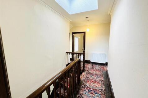 1ST FLOOR - LANDING