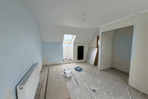 ATTIC ROOM