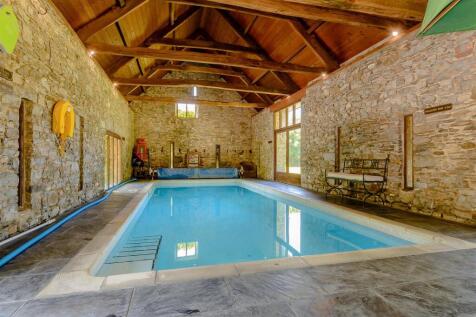 INDOOR HEATED POOL