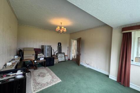SITTING ROOM / LOUNGE